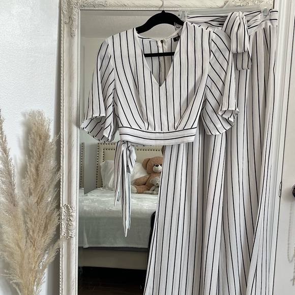 Cropped Stripped Wide Leg Set - Picture 1 of 1